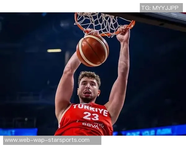 乌度卡称赞卡佩拉护筐与空接能力申京双塔组合展现更强侵略性 乌度卡称赞卡佩拉护筐与空接能力申京双塔组合展现更强侵略性