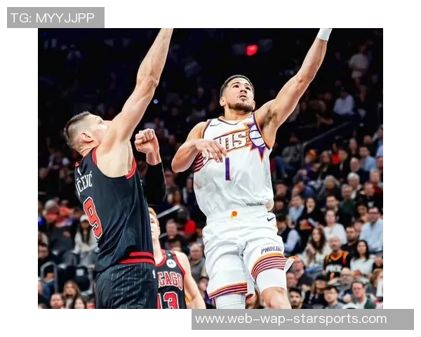 小斯重返赛场展现壮实身材太阳揭幕战再现昔日小霸王风采