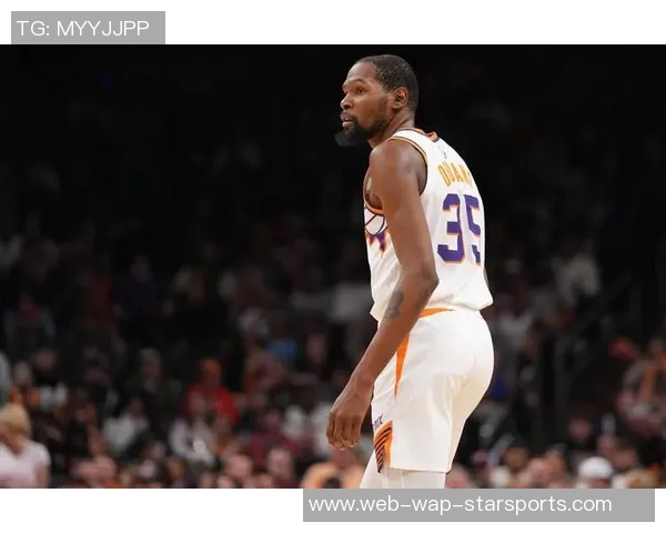 女主持询问KD洛杉矶住址引发热议KD回应称播客内容公开引人关注 女主持询问KD洛杉矶住址引发热议KD回应称播客内容公开引人关注