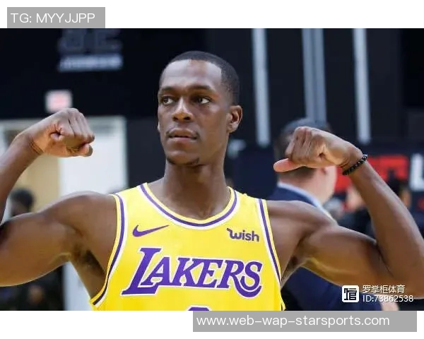 哈克斯称赞鲍威尔球风独特作为老将他让队友们更轻松发挥